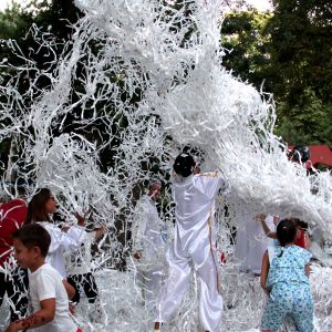 Бумажное шоу на праздник Одесса