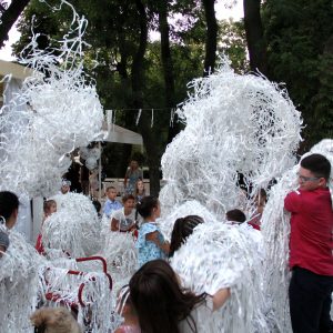Бумажное шоу на праздник Одесса