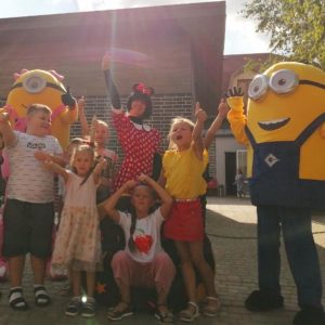 мини маус и миньоны ростовая кукла