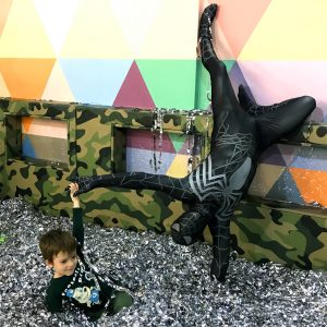 трюки человек паук трюк паук