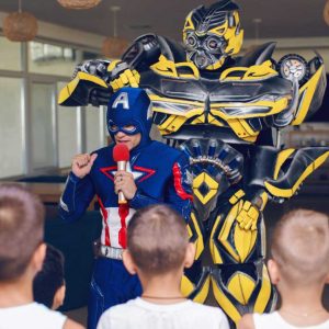 Бамблби и капитан америка одесса Трансформер и капитан америка одесса