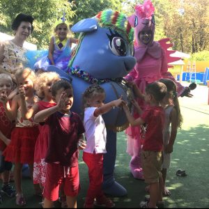 верхом на пони литл