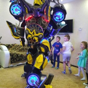 Дети и трансформер Танцы с Трансформером