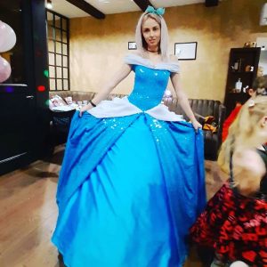 заказать аниматора золушку в Одессе Сколько стоит аниматор Одесса Золушка