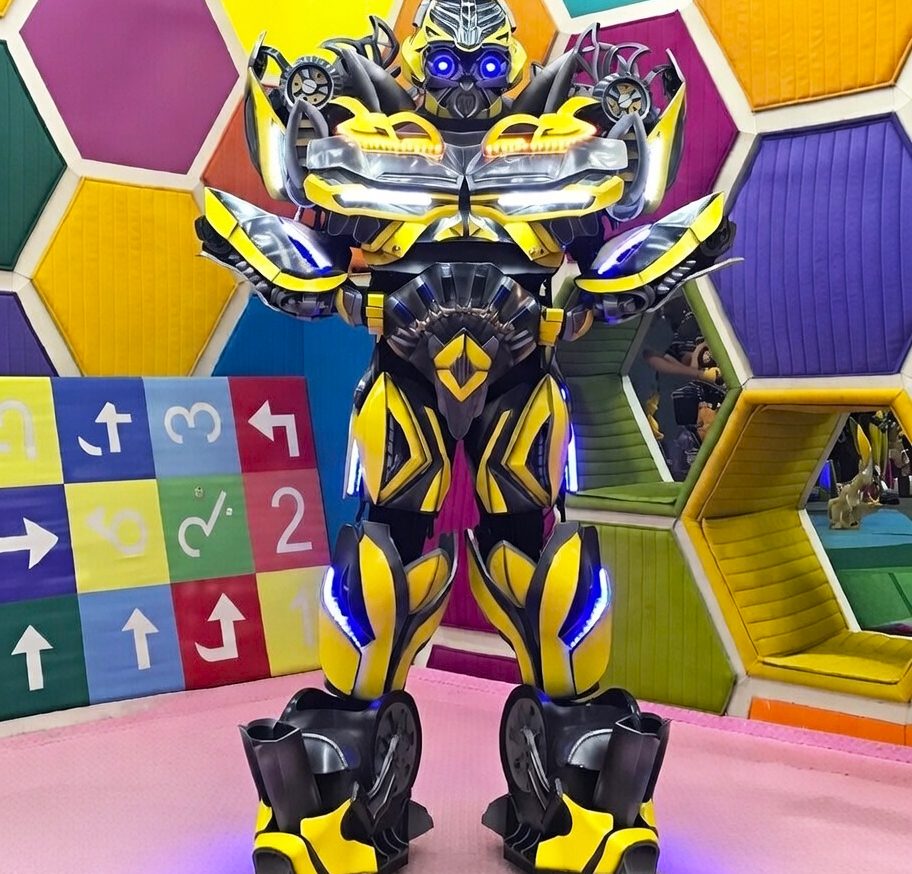 Аниматор Бамблби Трансформер на детском празднике от «Это Весело»