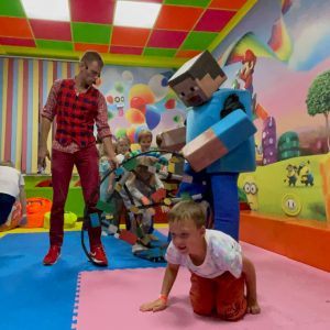 Стив из Майнкрафта на шоу программе в Одессе