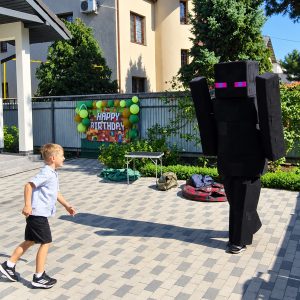 Эндермен Minecraft ростовая кукла на детском празднике