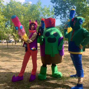 Бравл Старс на фото Спайк победил Леона