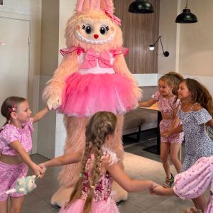 Аниматор Лабубу проводит праздник для детей в Одессе