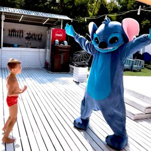 Lilo and Stitch Команда аниматоров в костюмах Стича на детском мероприятии в Одессе